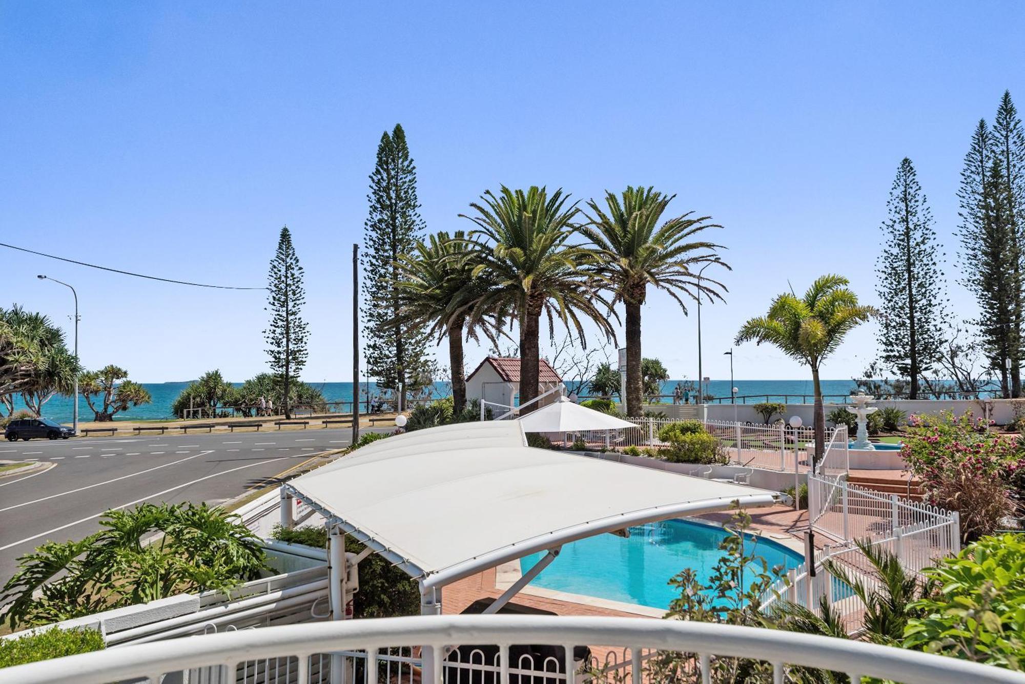 Alexandria Apartments Alexandra Headland Exterior photo